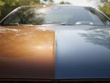 découvrez les différences entre la cire naturelle et la cire synthétique pour voiture, leurs avantages et inconvénients, afin de choisir la meilleure protection pour votre véhicule.