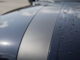 découvrez comment protéger efficacement votre carrosserie après un polish en choisissant entre wax, sealant ou traitement céramique, selon vos besoins spécifiques.