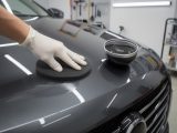 découvrez ce qu'est un sealant voiture, ses avantages pour protéger la peinture de votre véhicule, et apprenez comment l'appliquer correctement pour un résultat durable.
